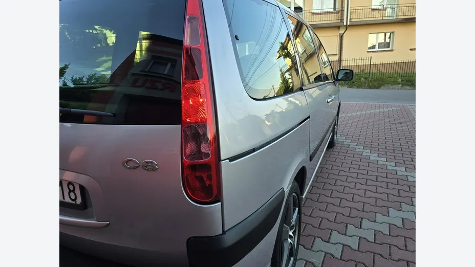 CITROEN C8 -