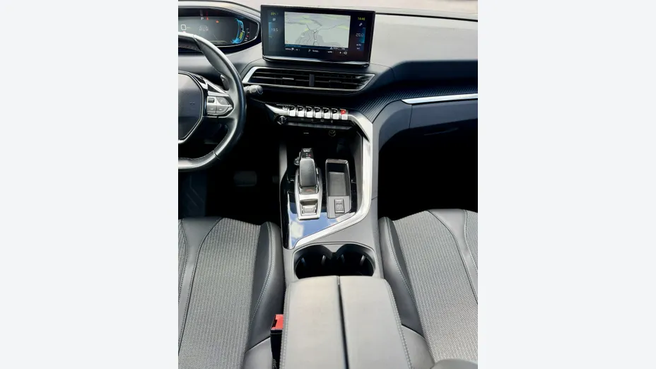 PEUGEOT 3008 -