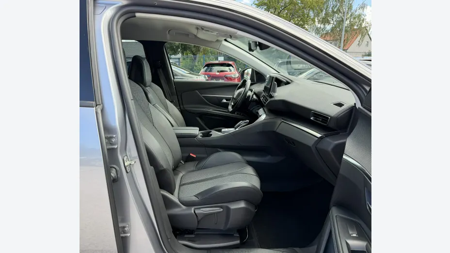 PEUGEOT 3008 -