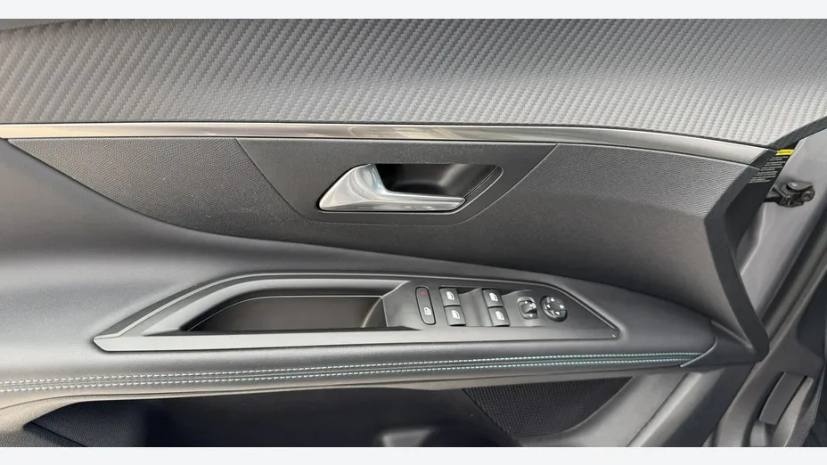 PEUGEOT 3008 -