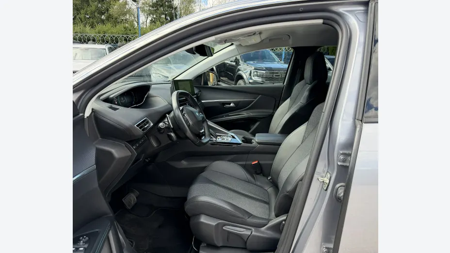 PEUGEOT 3008 -