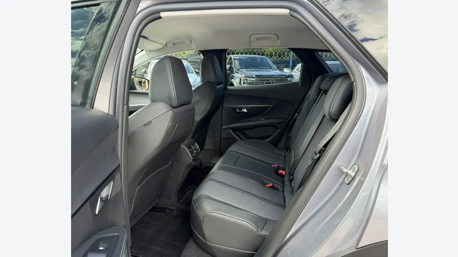 PEUGEOT 3008 -
