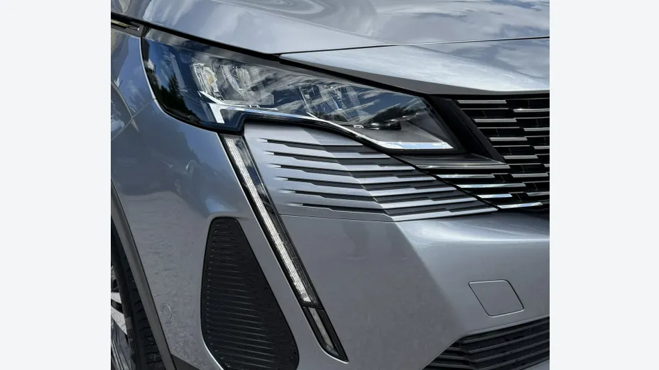 PEUGEOT 3008 -