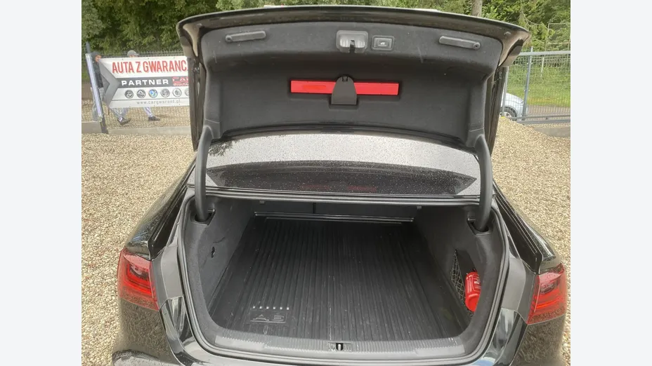 AUDI A6 -