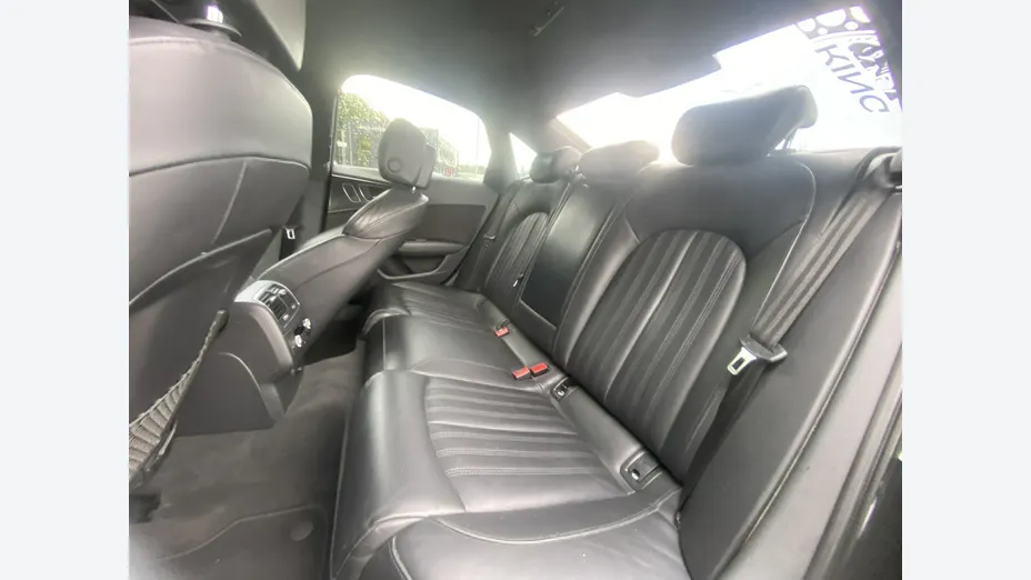 AUDI A6 -