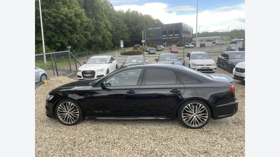 AUDI A6 -