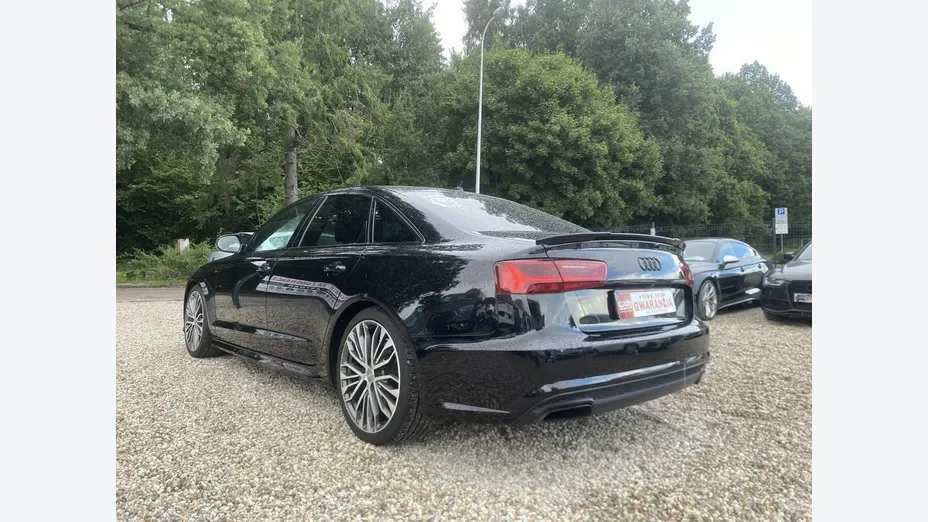 AUDI A6 -