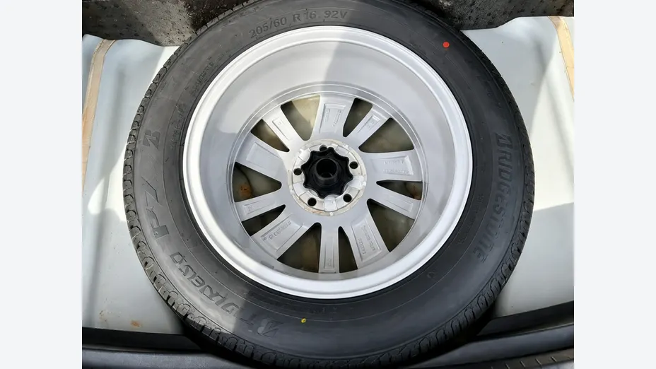 VOLKSWAGEN Touran -