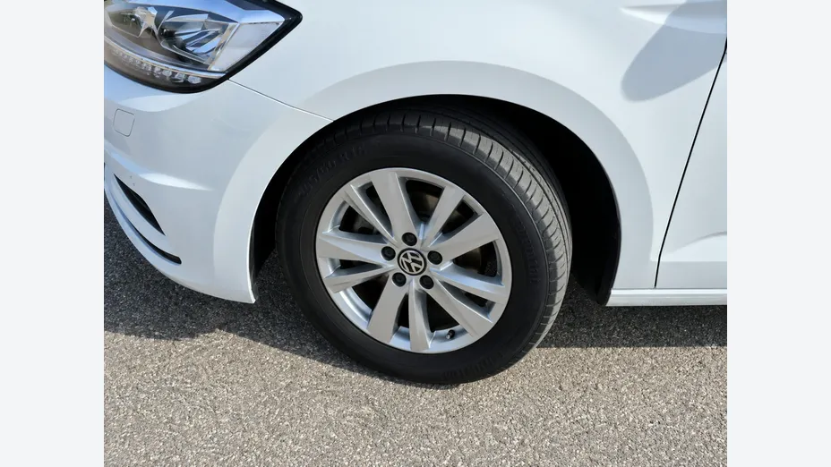 VOLKSWAGEN Touran -