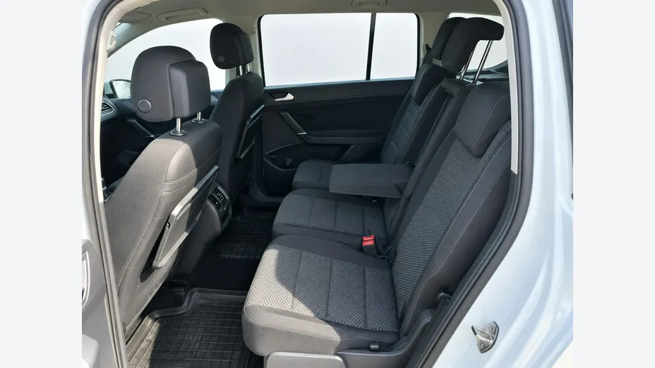 VOLKSWAGEN Touran -