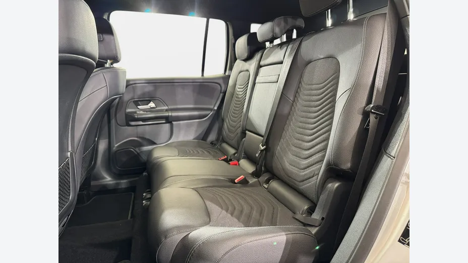 MERCEDES-BENZ GLB -