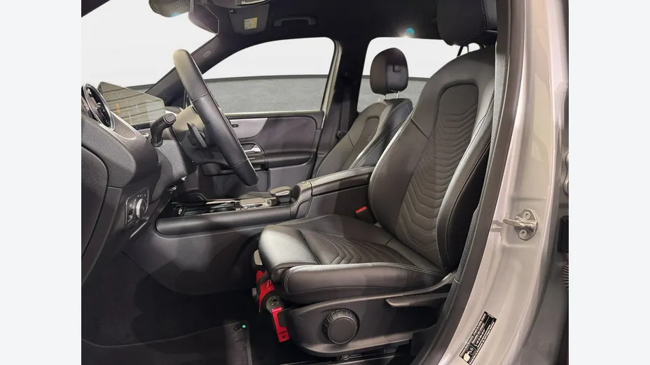 MERCEDES-BENZ GLB -