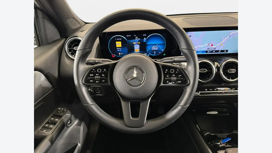 MERCEDES-BENZ GLB -