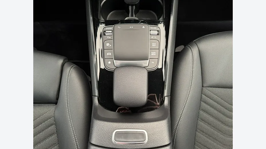 MERCEDES-BENZ GLB -