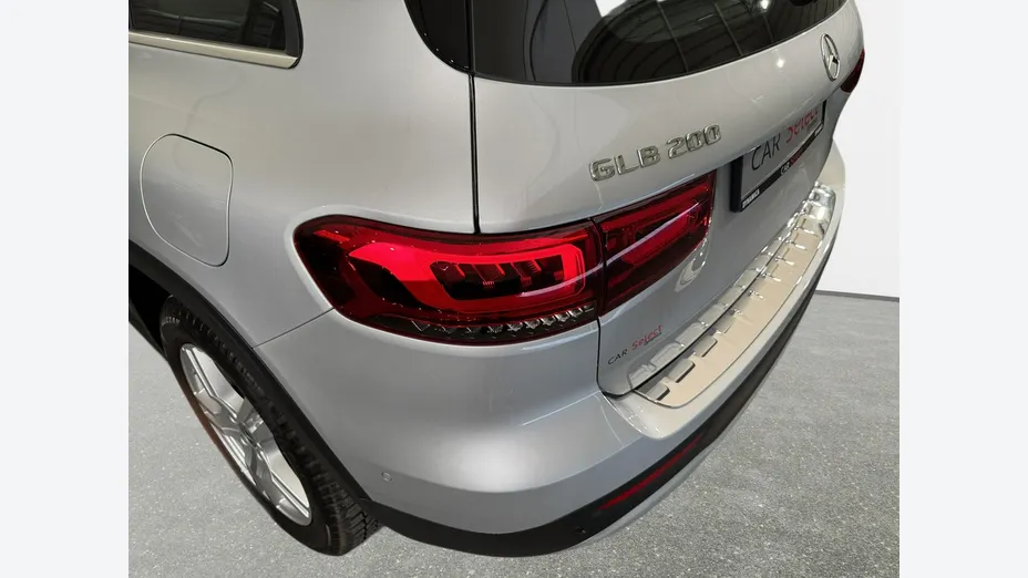 MERCEDES-BENZ GLB -