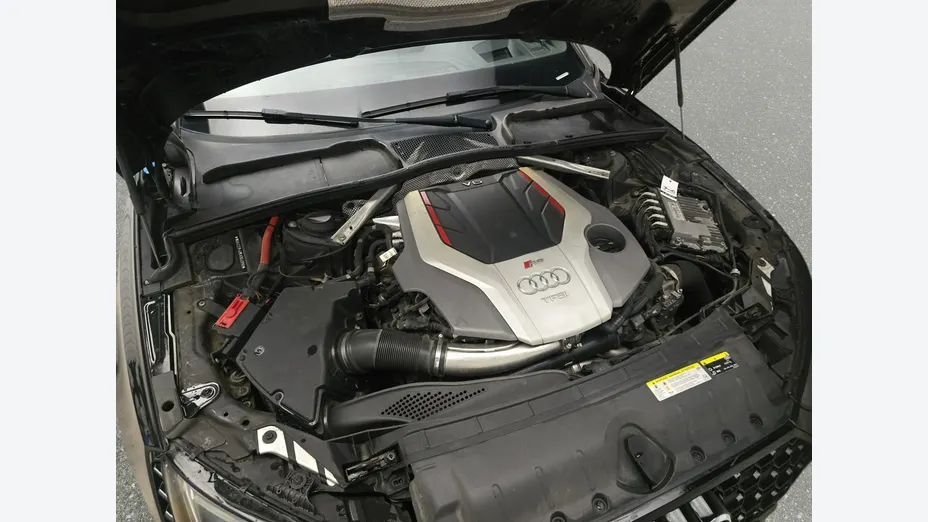 AUDI RS4 Avant -