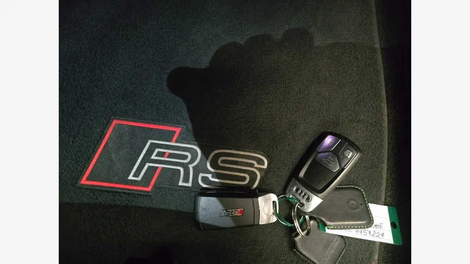 AUDI RS4 Avant -