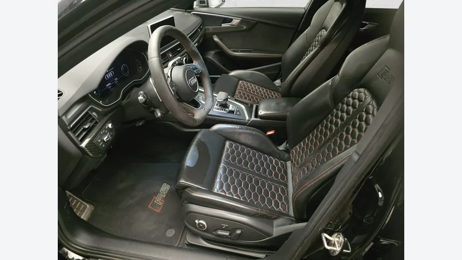 AUDI RS4 Avant -