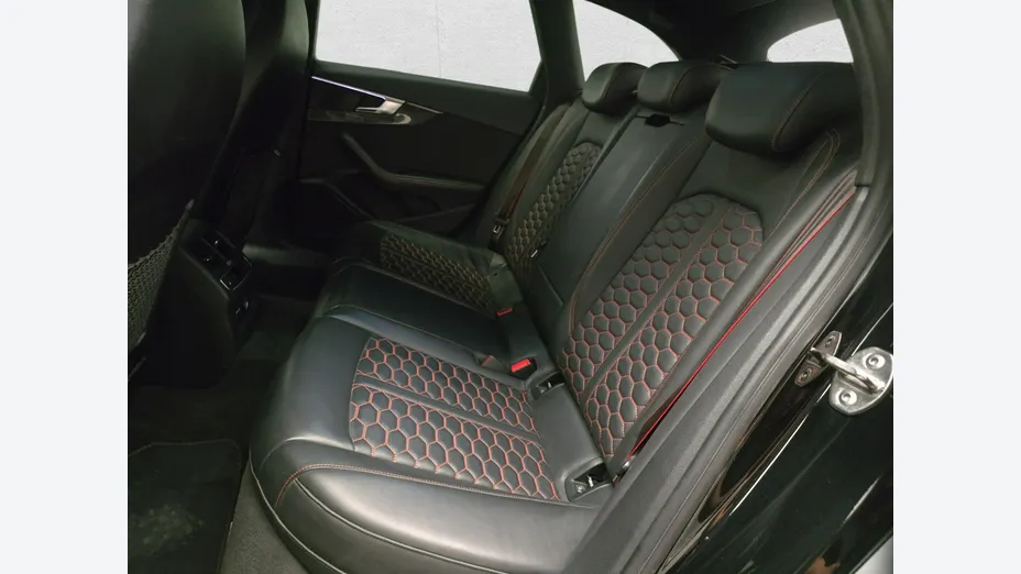 AUDI RS4 Avant -