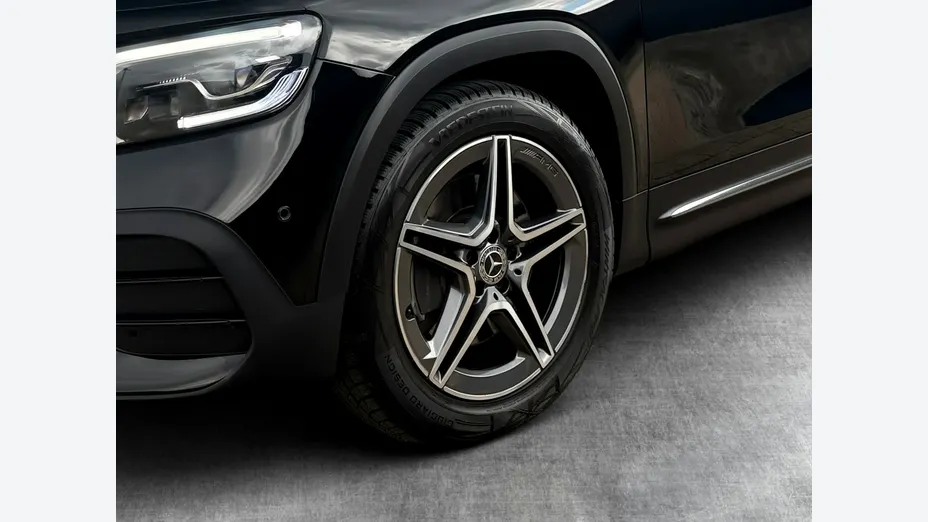 MERCEDES-BENZ GLB -