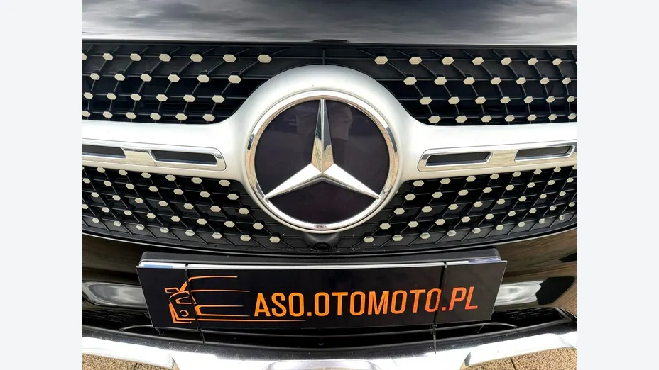 MERCEDES-BENZ GLB -
