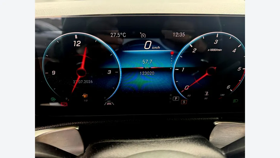 MERCEDES-BENZ GLB -