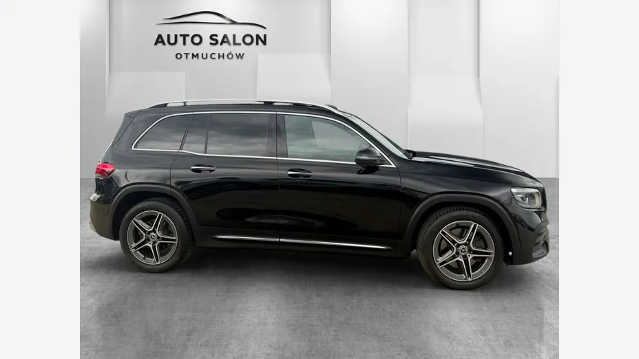 MERCEDES-BENZ GLB -