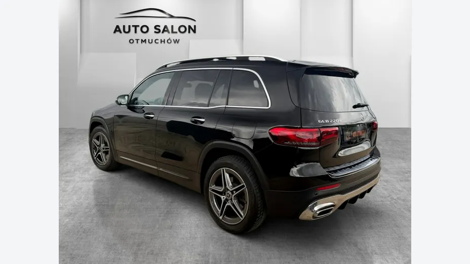MERCEDES-BENZ GLB -