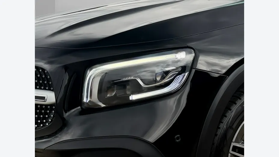 MERCEDES-BENZ GLB -