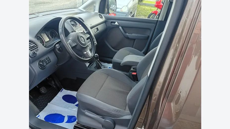 VOLKSWAGEN Caddy -