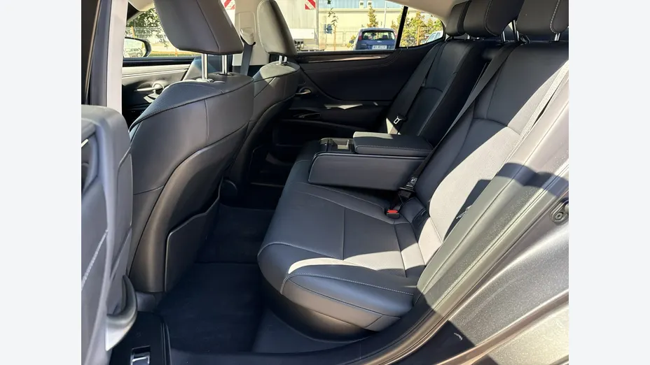 LEXUS ES -