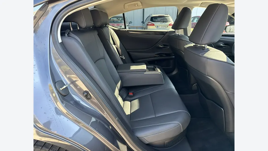 LEXUS ES -