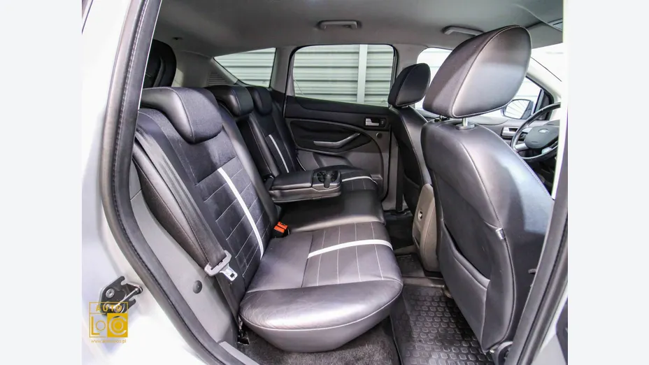 FORD Kuga -