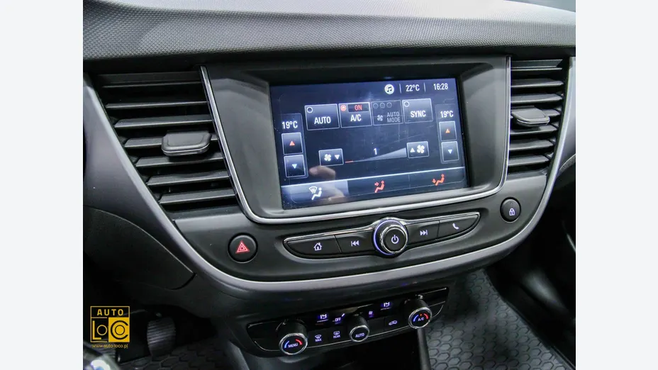OPEL Crossland X -