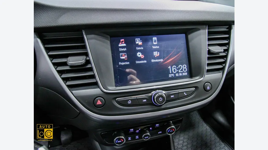 OPEL Crossland X -