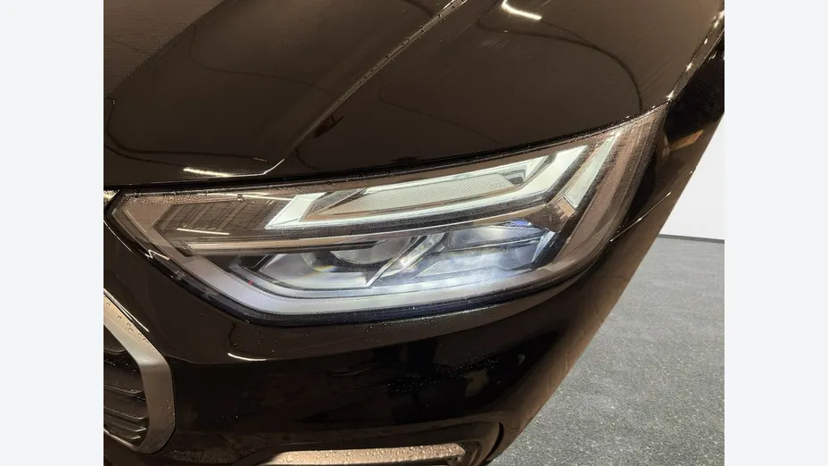 AUDI Q5 -