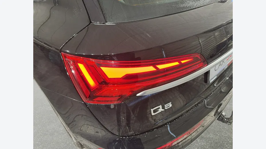 AUDI Q5 -