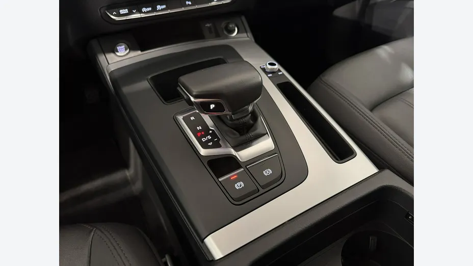 AUDI Q5 -