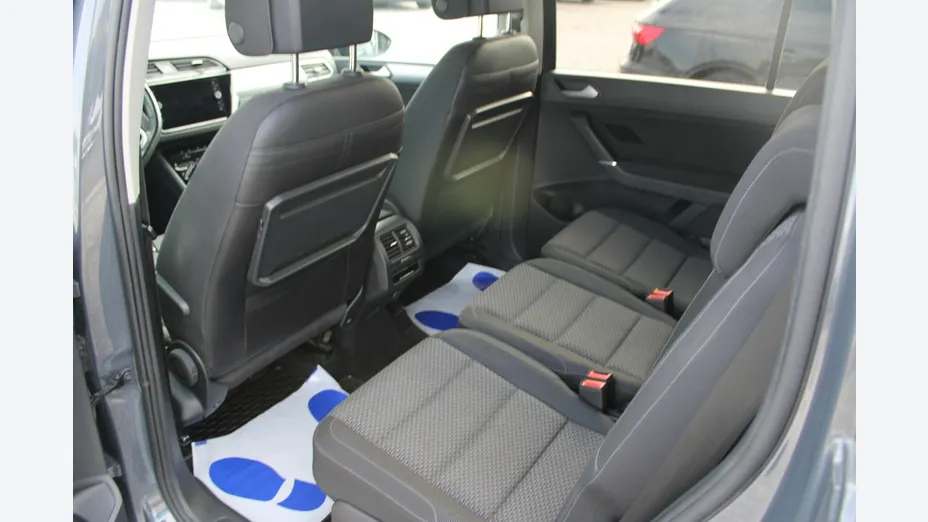 VOLKSWAGEN Touran -