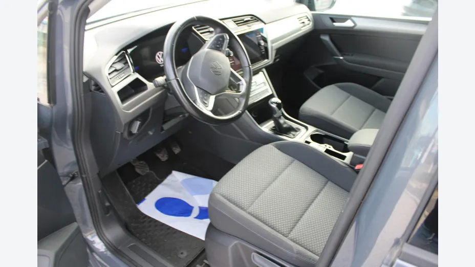 VOLKSWAGEN Touran -
