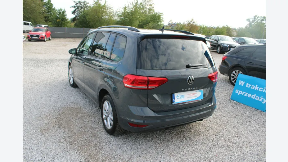 VOLKSWAGEN Touran -