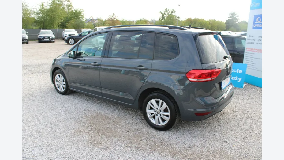 VOLKSWAGEN Touran -