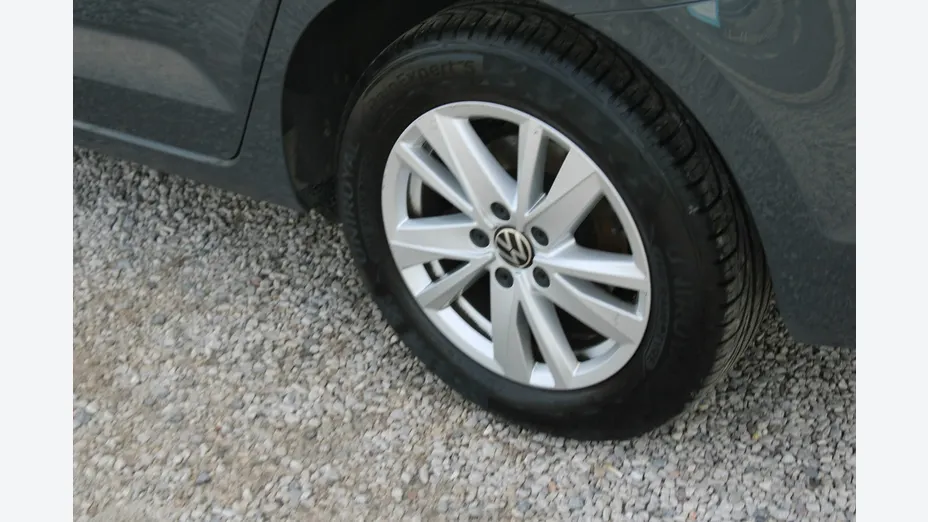 VOLKSWAGEN Touran -