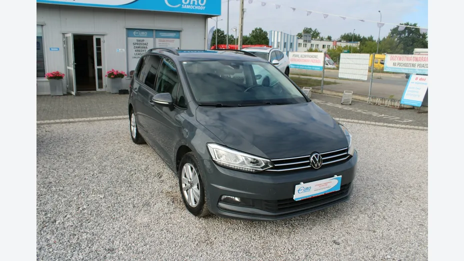 VOLKSWAGEN Touran -