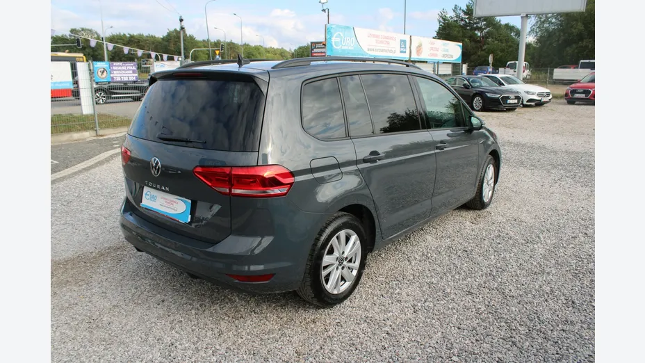 VOLKSWAGEN Touran -