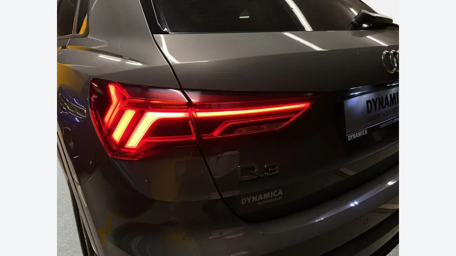 AUDI Q3 -
