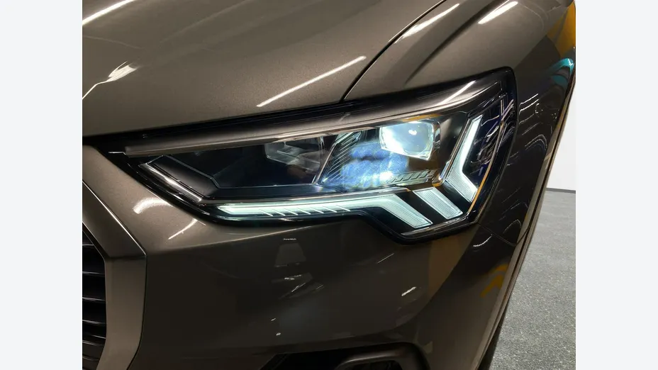 AUDI Q3 -