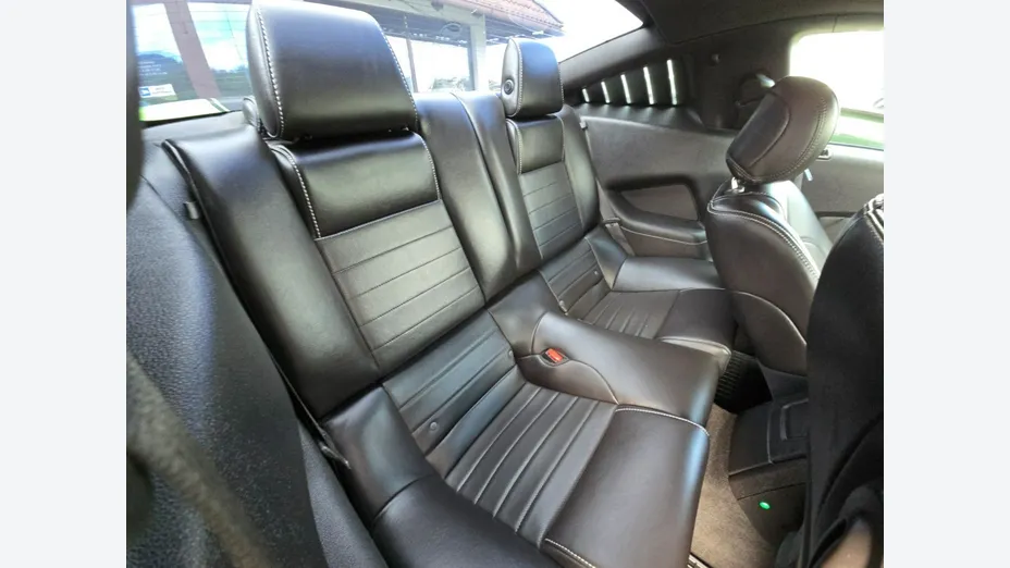 FORD Mustang -