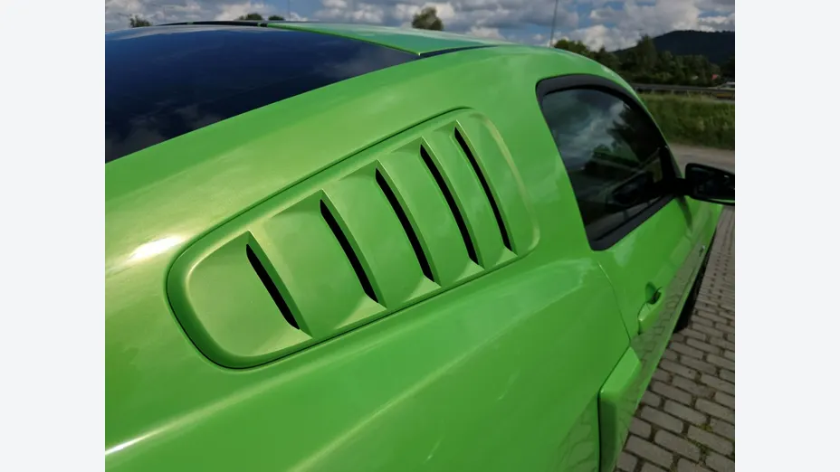 FORD Mustang -