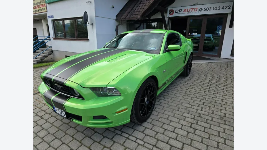 FORD Mustang -
